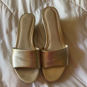 Nine West Size 8.5 Rose Gold and cork wedge sandal